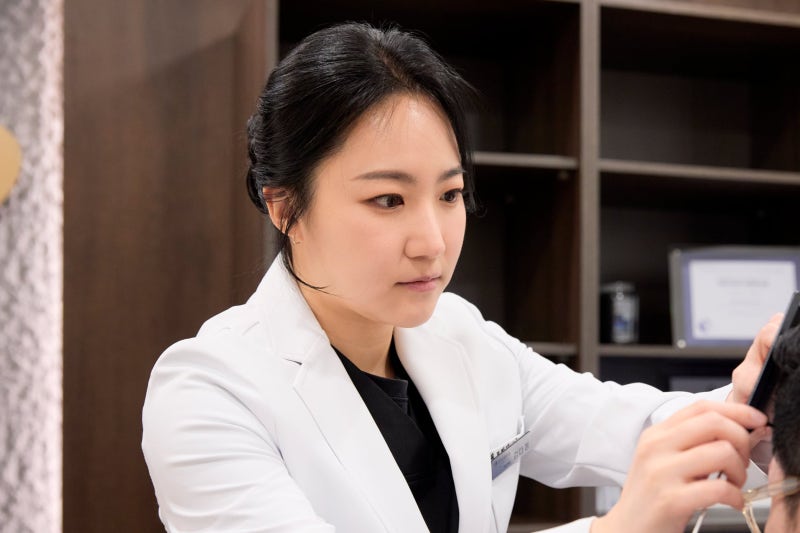 강남구청역 탈모병원, 출산 후 6개월이 지났는데도 모발이 계속 빠진다면 (코르디아의원) 사진 9