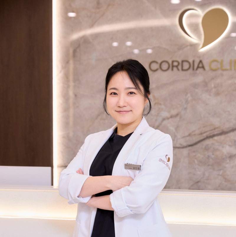 미녹시딜 바르고 머리가 더 빠져요, 쉐딩 현상 괜찮을까요? | 선릉 탈모치료