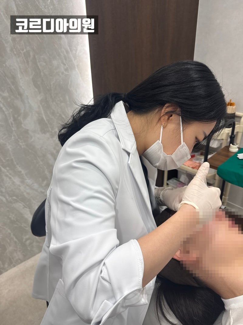 스킨부스터 손주사 vs 기계주사(더마샤인, 하이쿡스 등), 어떤 차이가 있을까요? | 선릉역 스킨부스터